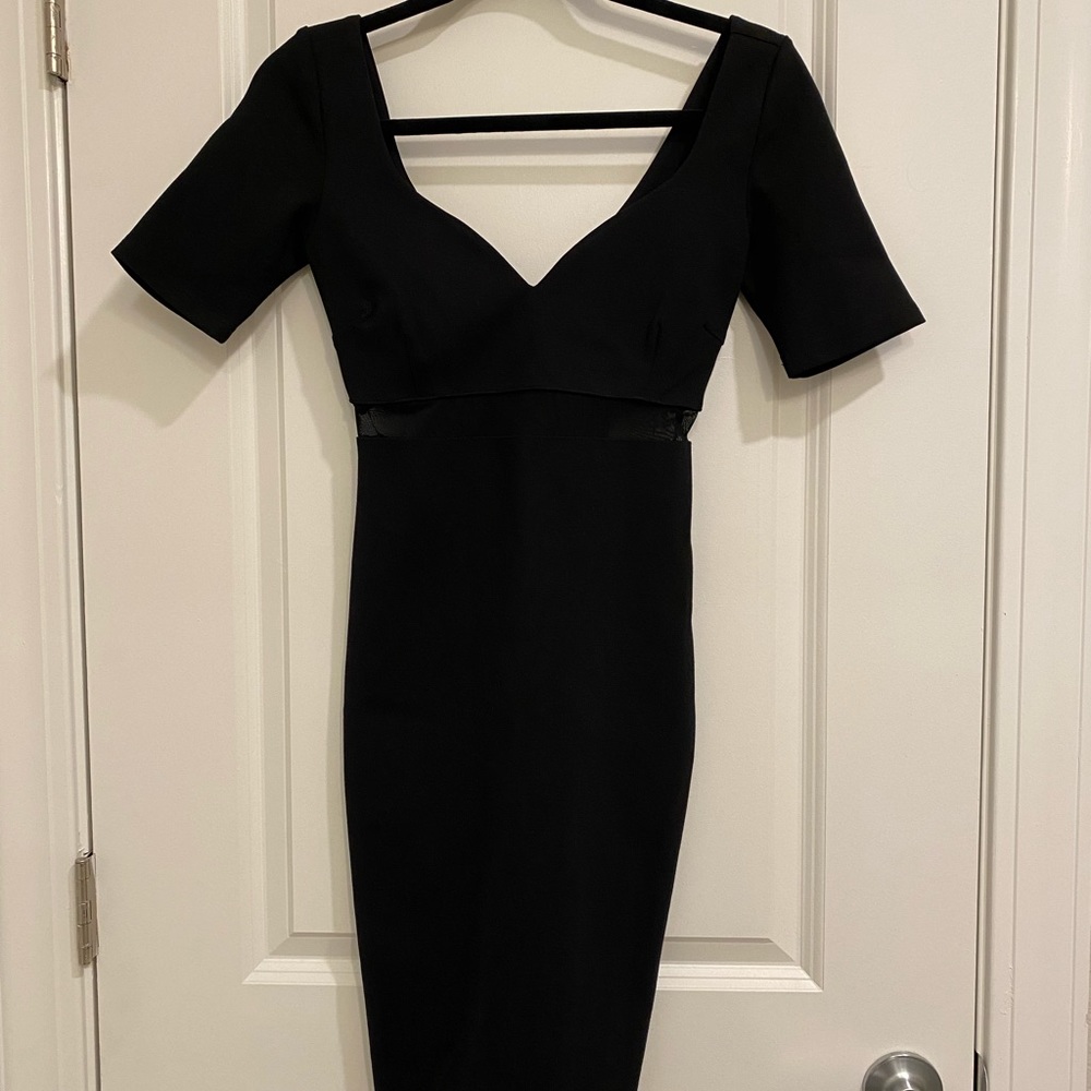 BNWT Lulu’s MIDI Dress with Mesh Waist Detail